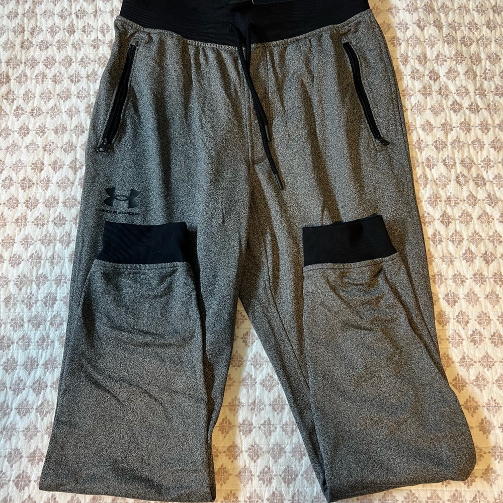Under Armour Men's Black and Gray Athletic Shorts